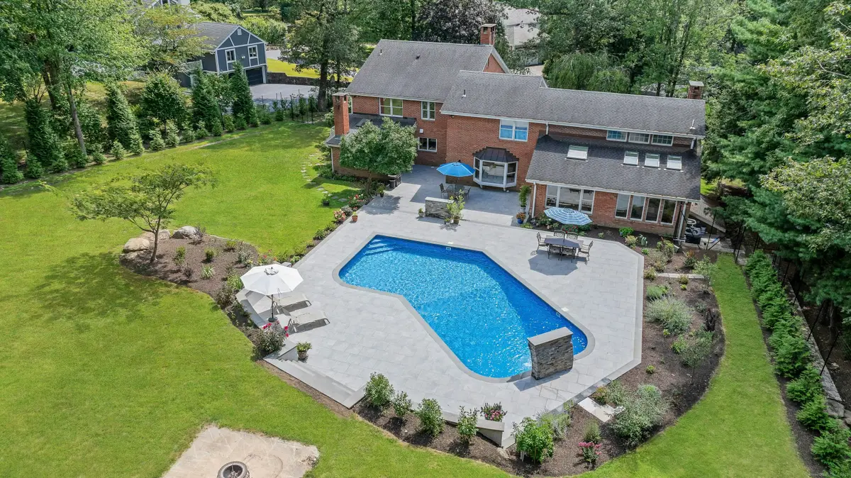 25 Cogswell Lane, Stamford, CT 06902 - Image #1