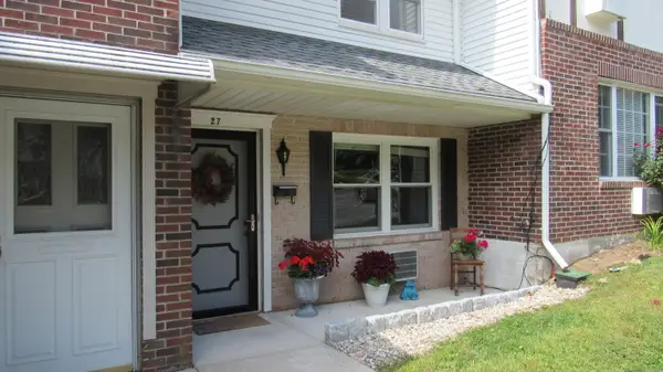 27 Surrey Lane #27, Torrington, CT 06790