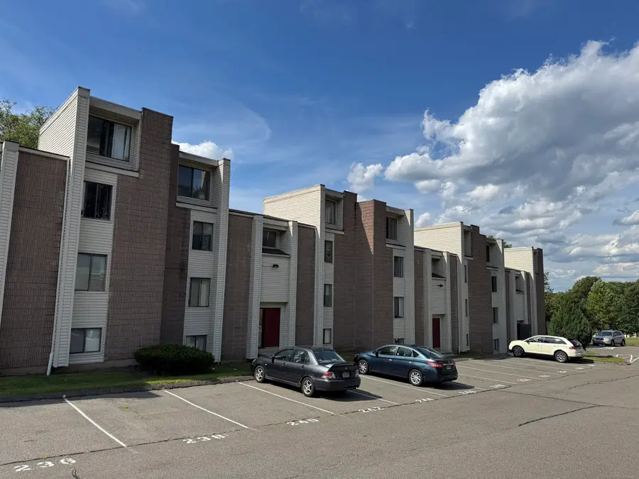 123 Burgundy Hill Lane, Middletown, CT 06457 - Image #3