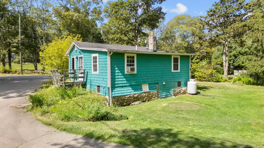 352 Pendleton Hill Road, North Stonington, CT 06359 - Image #3