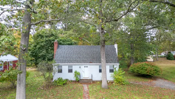 34 Ridgewood Drive, Norwich, CT 06360