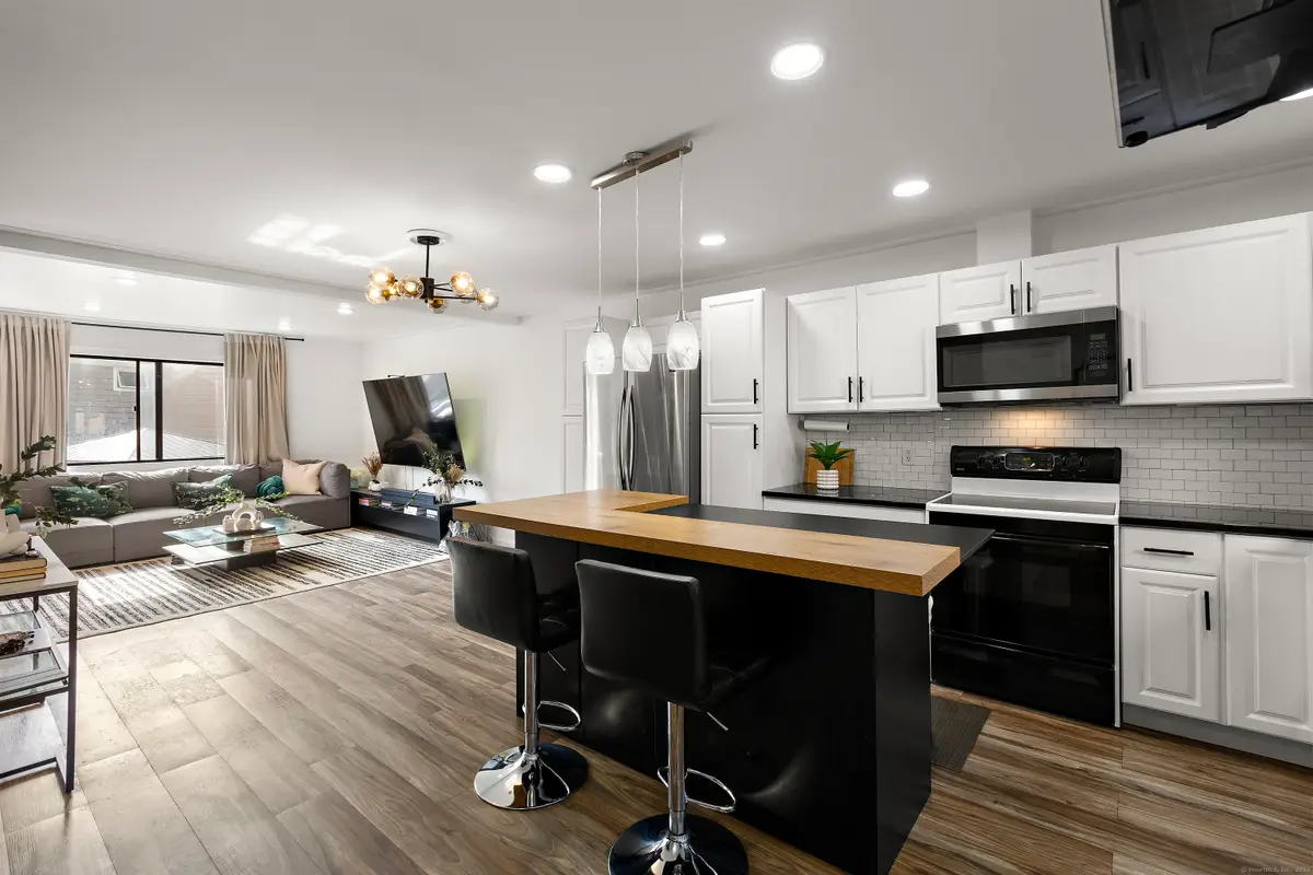 406 Courtland Avenue #APT D, Stamford, CT 06906 - Image #1