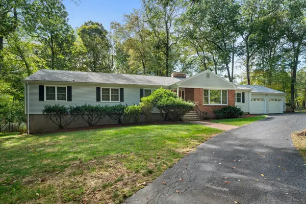 118 Maple Vale Drive, Woodbridge, CT 06525