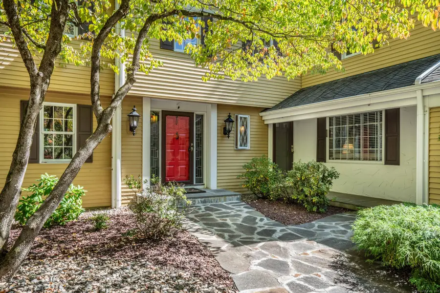 15 Rushleigh Road, West Hartford, CT 06117 - Image #2