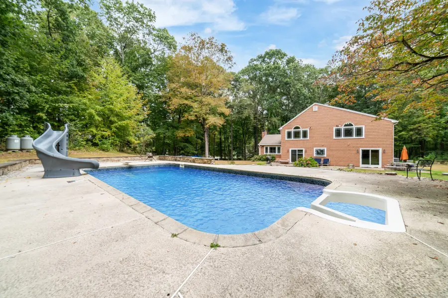 47 Mistletoe Drive, Southbury, CT 06488 - Image #2