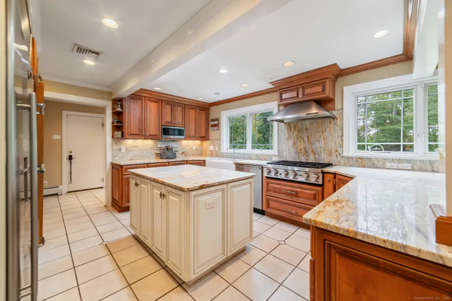 47 Mistletoe Drive, Southbury, CT 06488 - Image #3