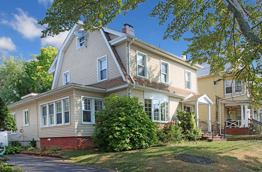 52 Stuyvesant Avenue, New Haven, CT 06512 - Image #2