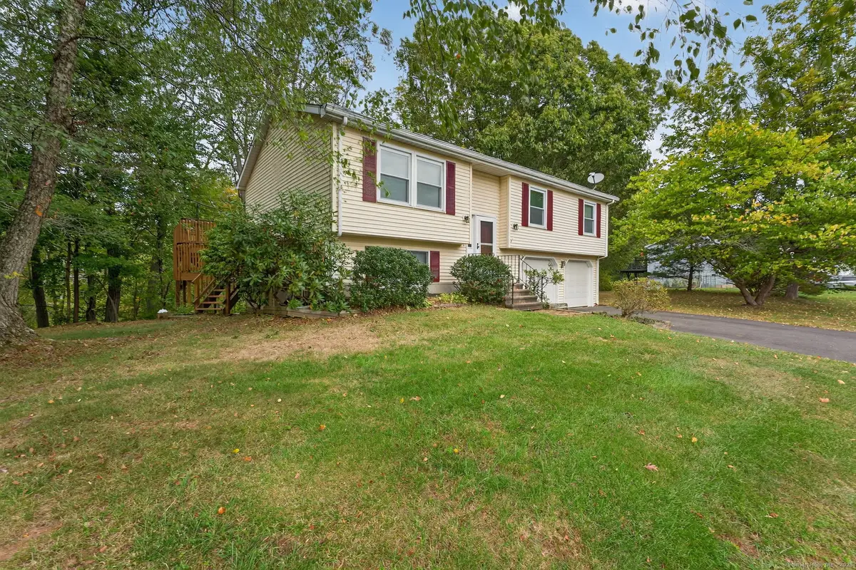105 Hawks Nest Circle, Middletown, CT 06457 - Image #1