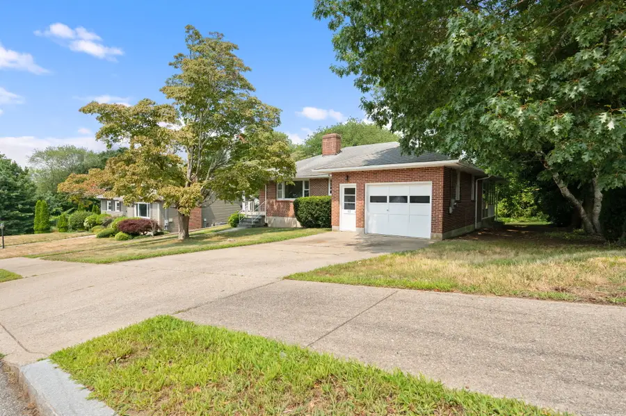 57 Farmington Avenue, New London, CT 06320 - #3