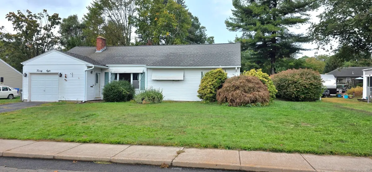 28 Elizabeth Drive, Manchester, CT 06042 - Image #1