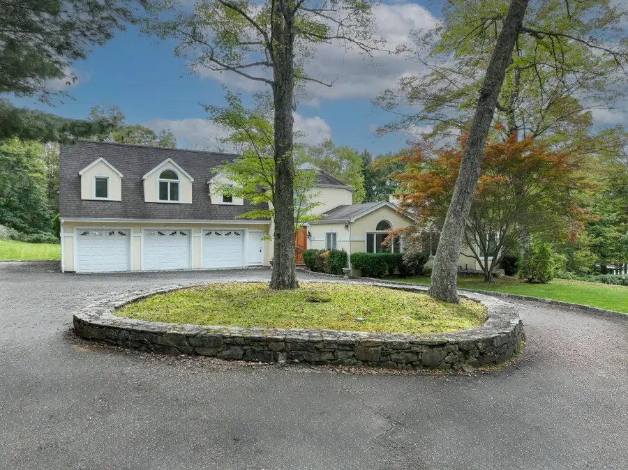 110 Erskine Road, Stamford, CT 06903 - Image #3