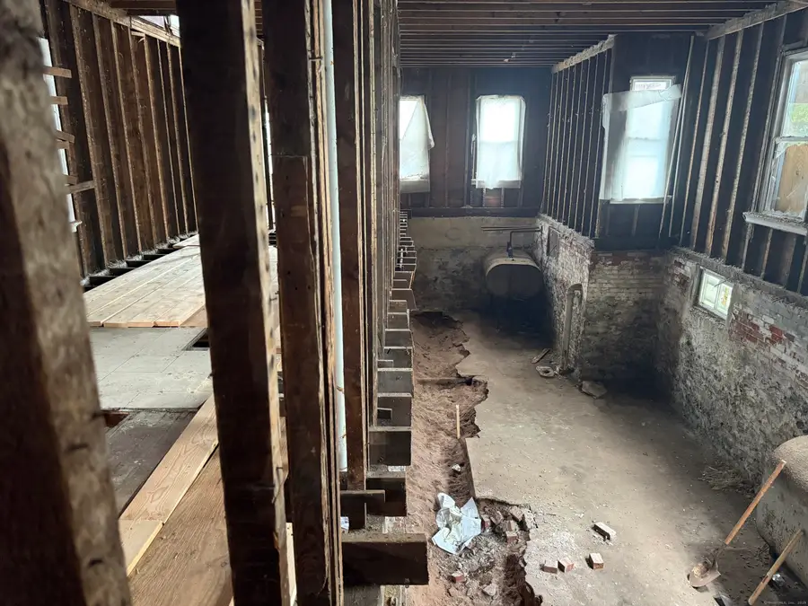 211 Kimberly Avenue, New Haven, CT 06519 - Image #3