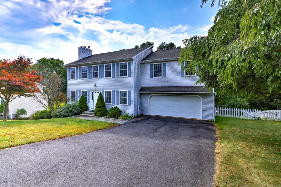 142 Applewood Lane, Naugatuck, CT 06770 - Image #2