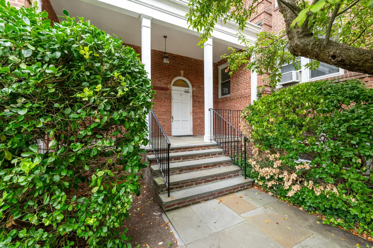 70 Strawberry Hill Avenue #APT 2-2D, Stamford, CT 06902 - Image #1
