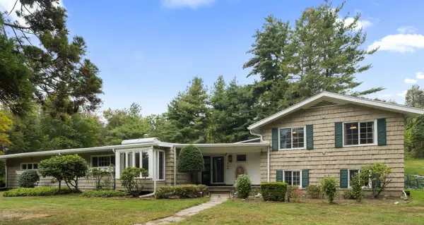 46 Tumblebrook Road, Woodbridge, CT 06525