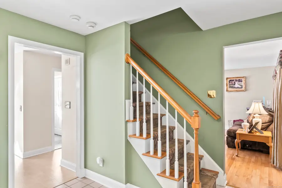 2 Sutherland Drive, Newtown, CT 06482 - Image #2