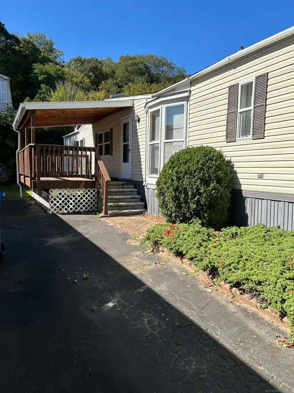 112 Woodland Park, Shelton, CT 06484