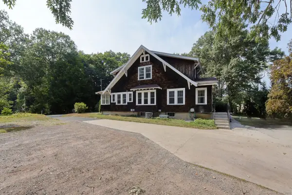 8 Aldens Crossing, East Hampton, CT 06424