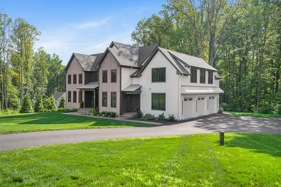 8 Holly Lane, Newtown, CT 06482 - Image #2