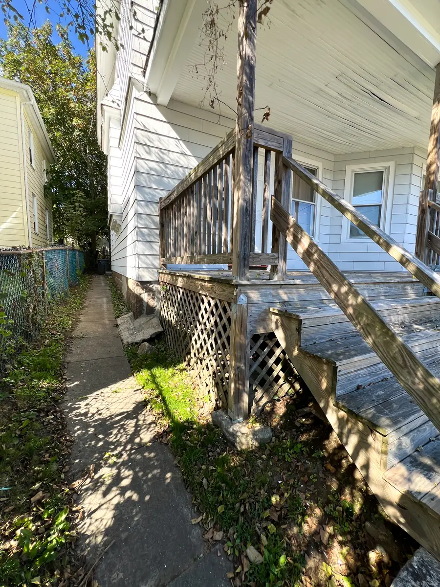 835 Bank Street, New London, CT 06320 - Image #2