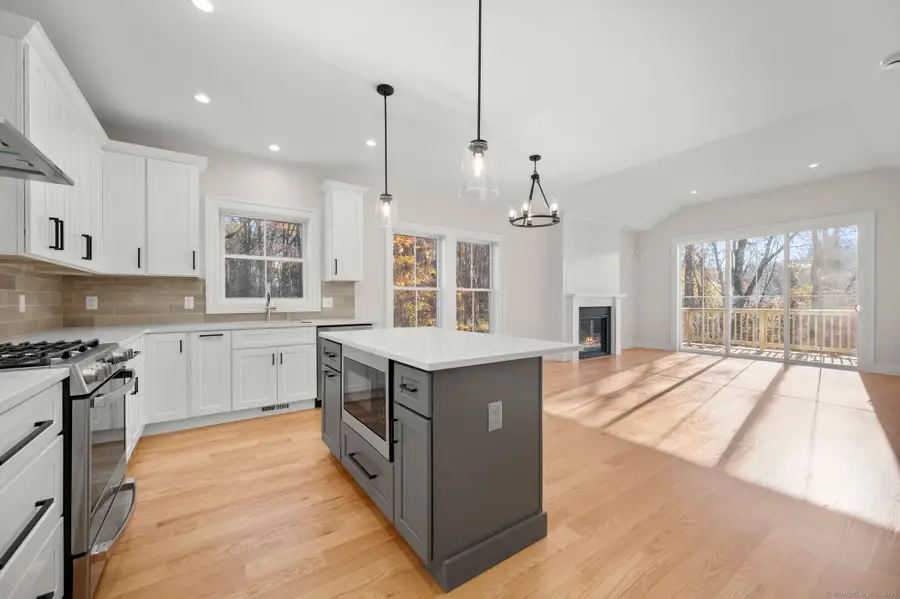 10 Fieldstone Court #10, Bethel, CT 06801 - Image #3