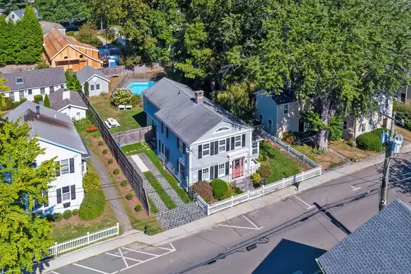 9 Pratt Street, Essex, CT 06426