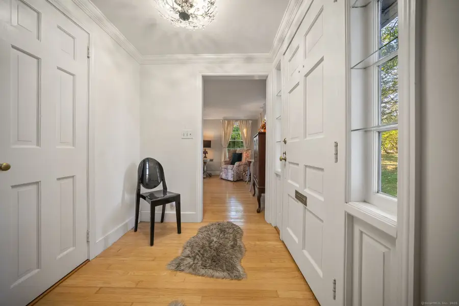 236 Ridgewood Road, West Hartford, CT 06107 - Image #3