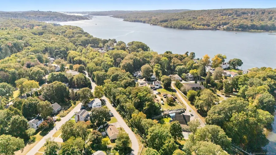 6 Sunset Road, Gales Ferry, CT 06335 - Image #2