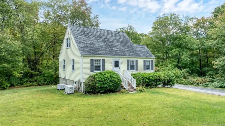 37 Spithead Road, Waterford, CT 06385 - Image #2