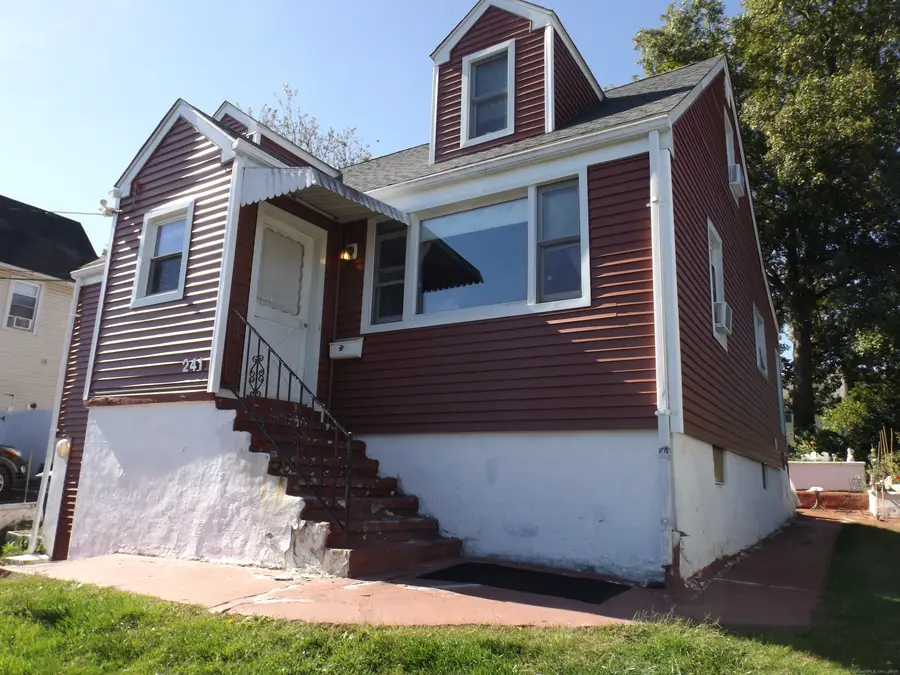 241 Sampson Street, Bridgeport, CT 06606 - Image #3