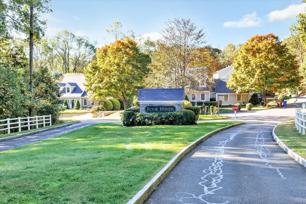 26 Bunker Hill Circle #26, Shelton, CT 06484