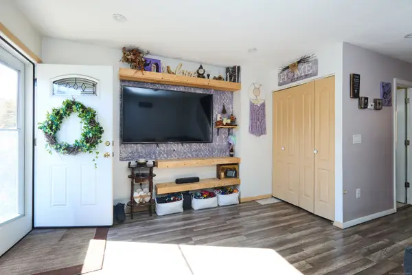 146 Coach Circle #5, Naugatuck, CT 06770