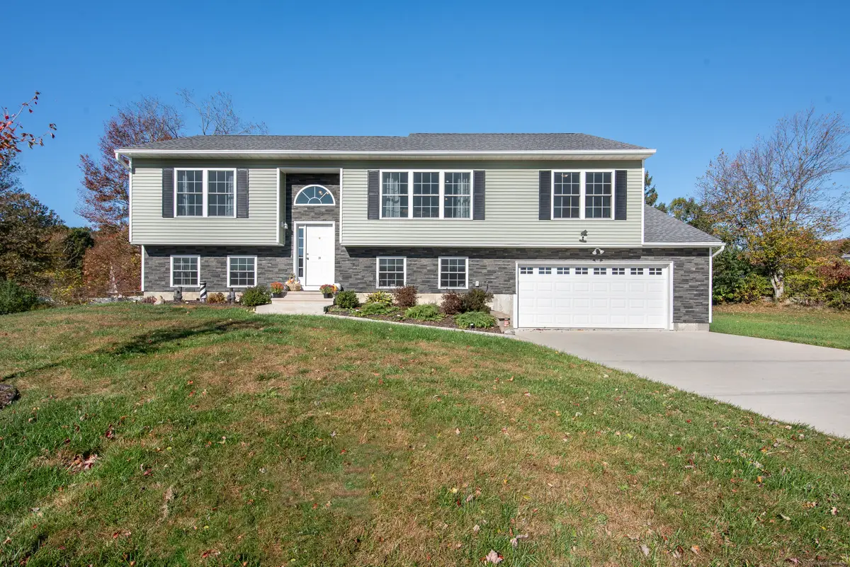 34 Pear Tree Drive, Naugatuck, CT 06770 - Image #1