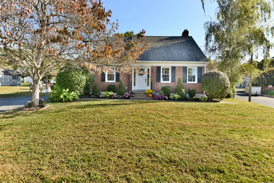 120 Round Hill Road, Bristol, CT 06010 - Image #2