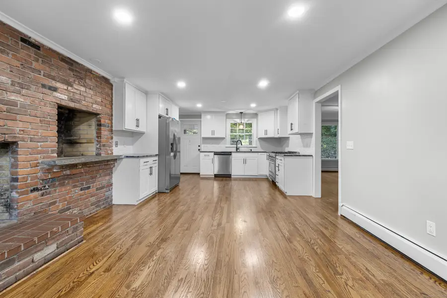 545 Simsbury Road, Bloomfield, CT 06002 - Image #2