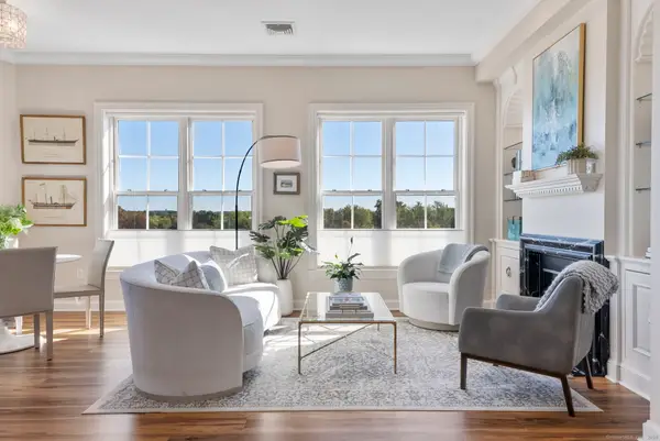 85 Memorial Road #APT 512, West Hartford, CT 06107