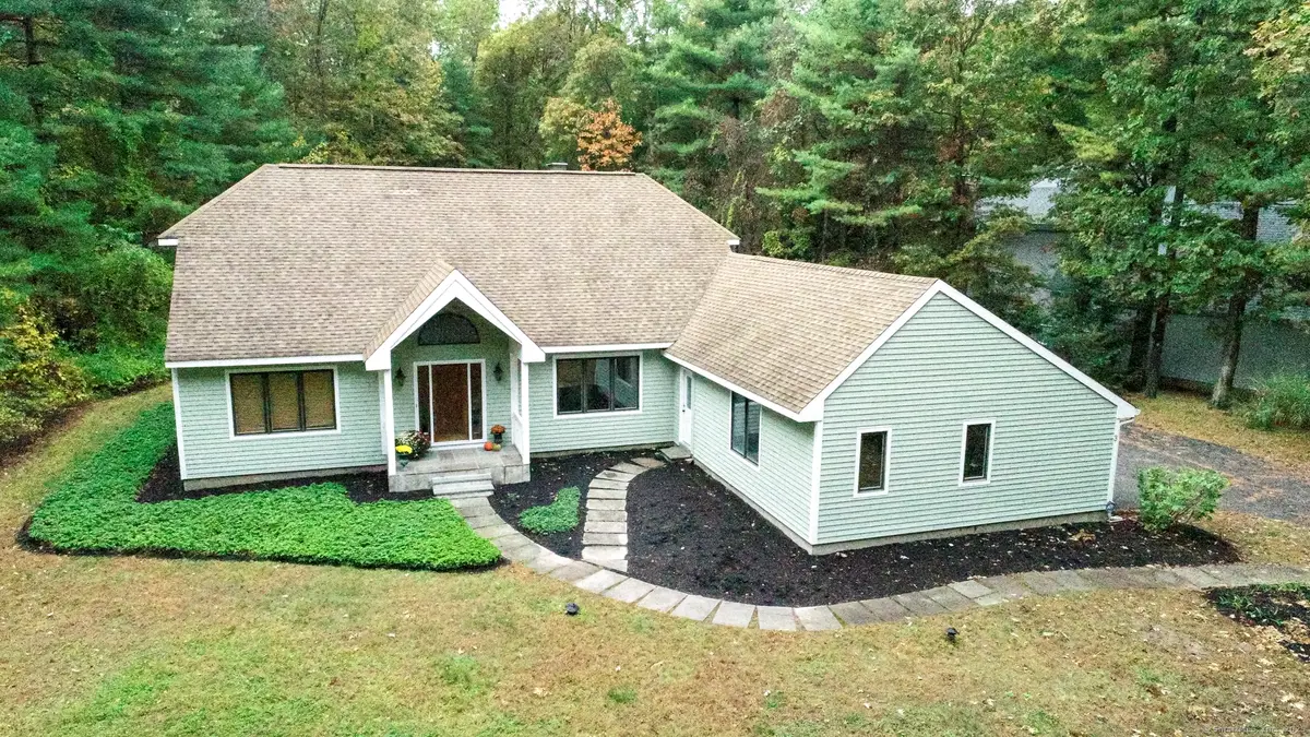 3 Essex Court, Farmington, CT 06032 - Image #1