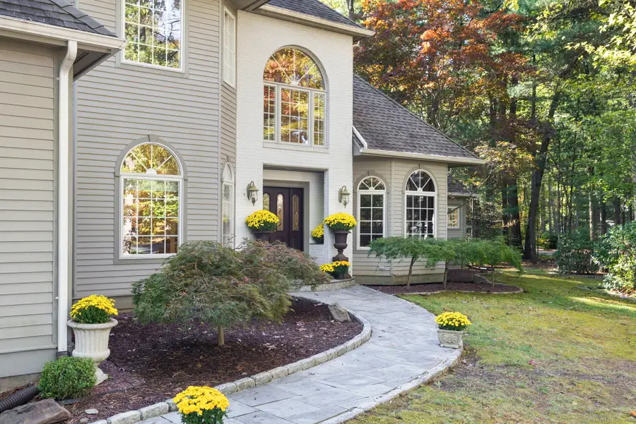 13 Chatsworth Place, Farmington, CT 06032 - Image #2