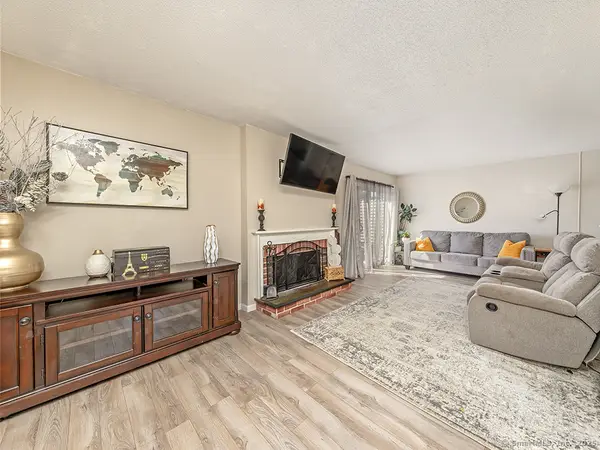 123 Pembroke Court #123, Meriden, CT 06450