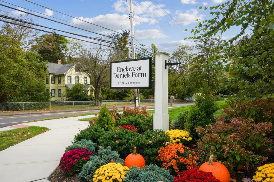 33 Enclave Drive #33, Trumbull, CT 06611 - Image #2