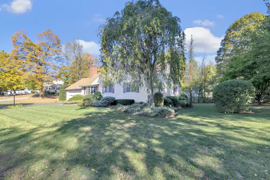 11 Laurel Street, Trumbull, CT 06611 - Image #3