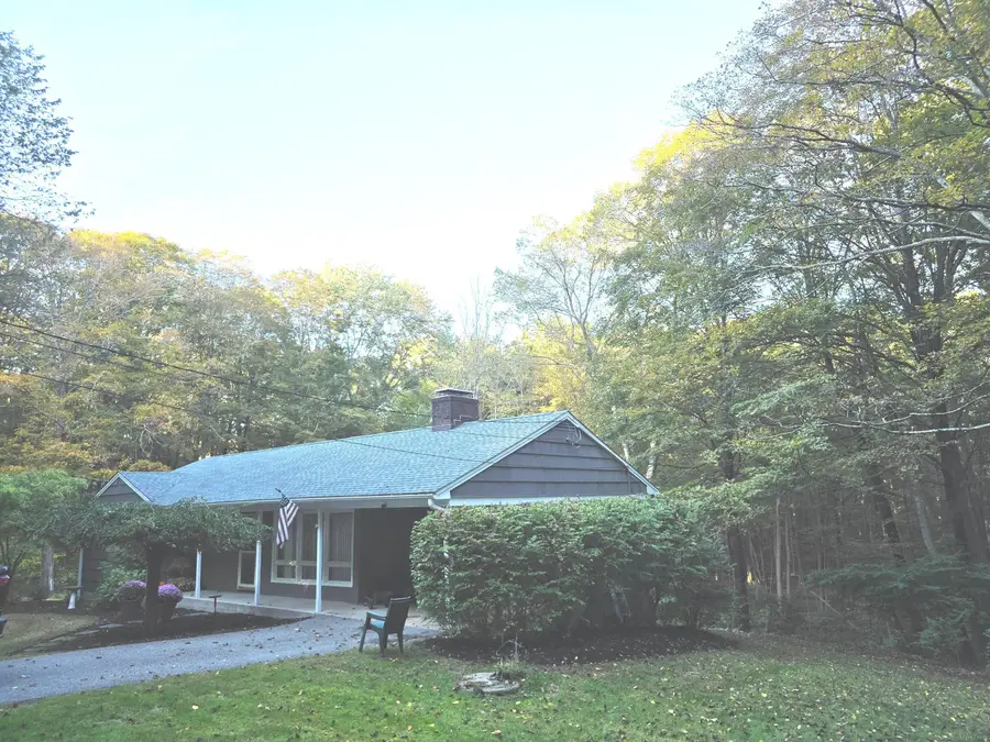 32 Old Green Road, Newtown, CT 06482 - Image #2