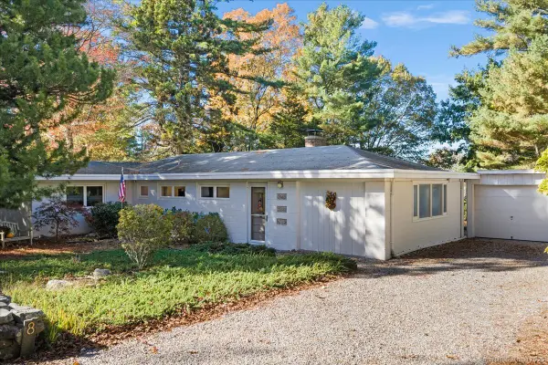 8 Joyce Street, Stonington, CT 06355