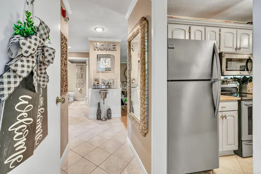 176 Heritage Village #B, Southbury, CT 06488 - Image #3