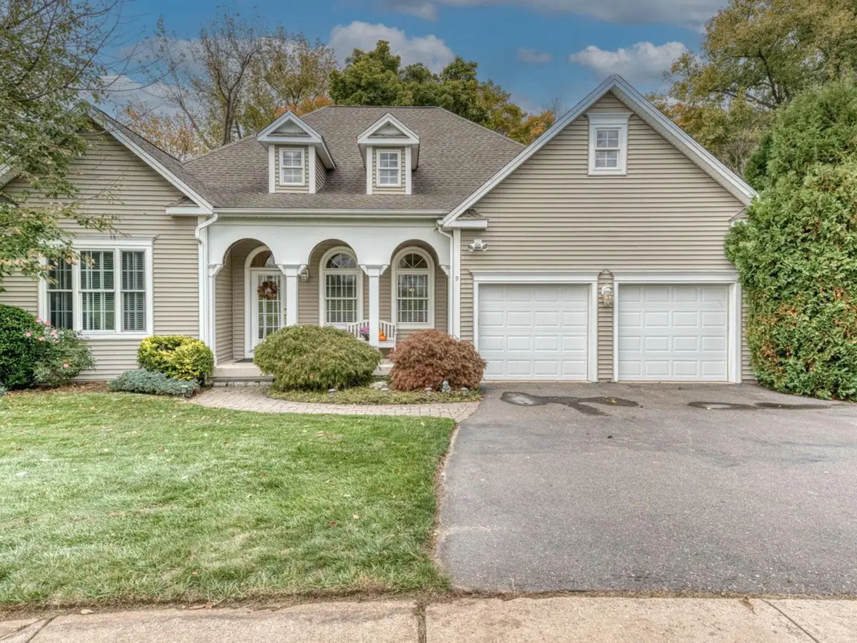 9 Parsons Court, Manchester, CT 06040 - Image #1