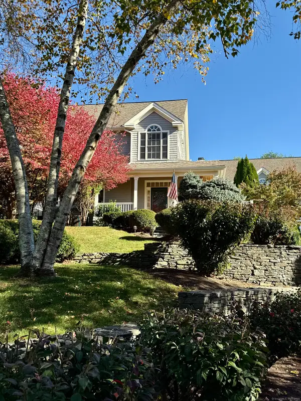 33 Old Field Hill Road #9, Southbury, CT 06488