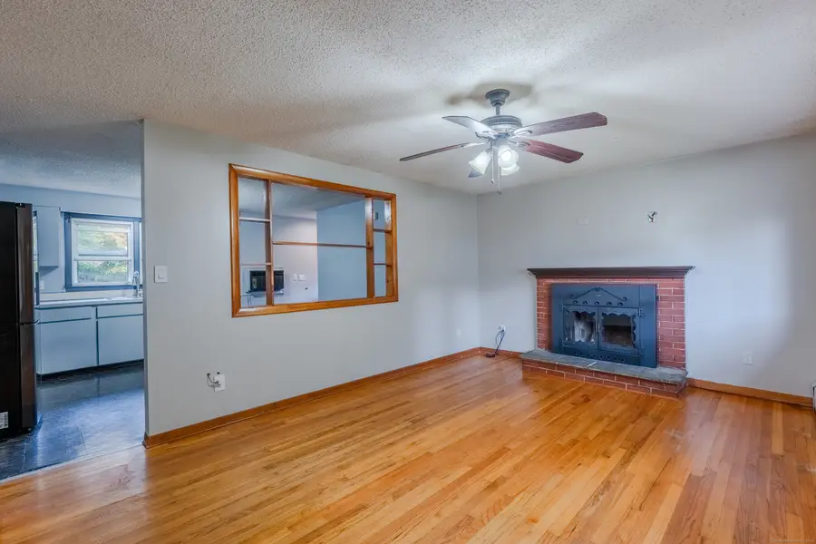 584 Gracey Avenue, Meriden, CT 06451 - Image #3