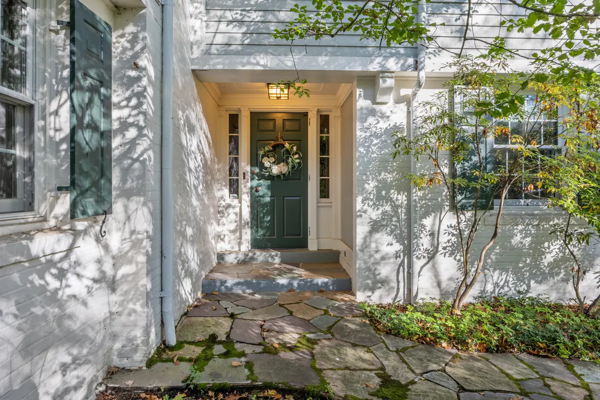 175 Tokeneke Drive, North Haven, CT 06473 - Image #1