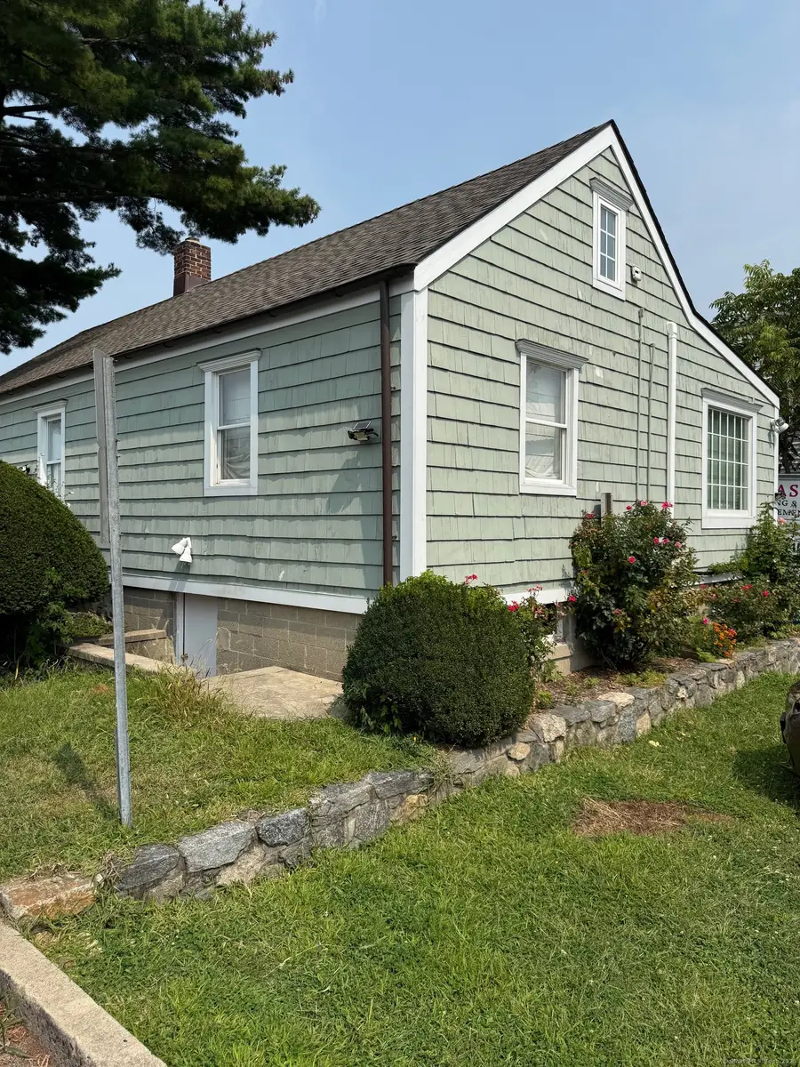 21 Saint Benedict Circle, Stamford, CT 06902 - Image #2