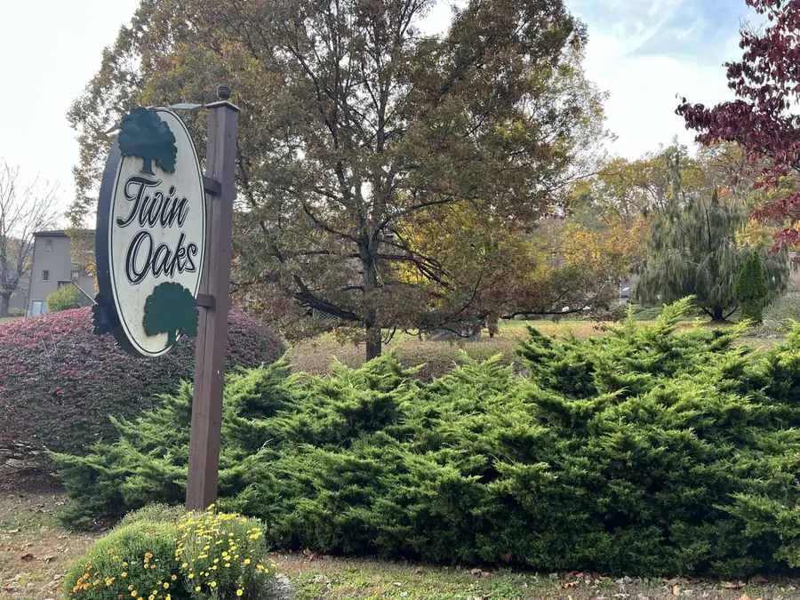 2 Twin Oaks #2, New Milford, CT 06776 - Image #3